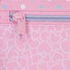 Sac à dos Hello Kitty Hearts & Dots porté par un enfant en extérieur