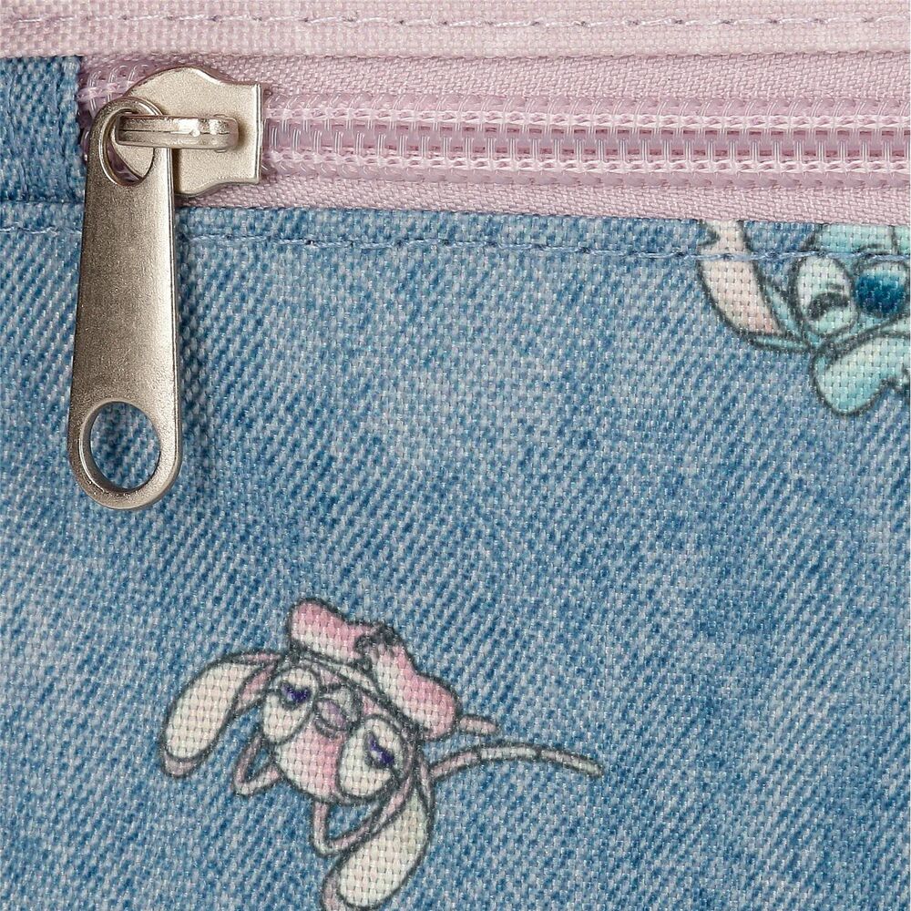 Sac à dos Disney Stitch en situation d'utilisation par un enfant en promenade