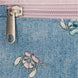 Sac à dos Disney Stitch en situation d'utilisation par un enfant en promenade