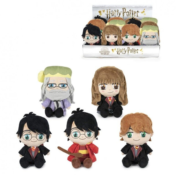 Peluche Harry Potter de 20 cm vue de face avec détails des vêtements et accessoires