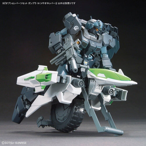 Comparaison de la figurine Meteor Hopper avec un modèle HG 1/144 Wing Gundam Fenice