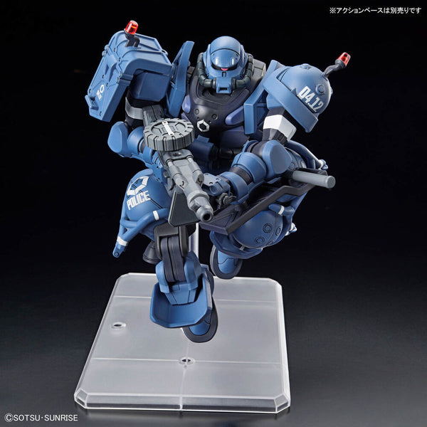 Figurine Police Zaku GQuuuuuuX posée sur une base d'action compatible pour exposition dynamique