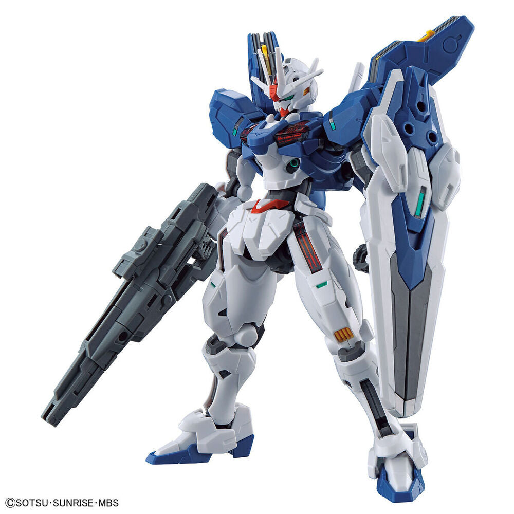 Figurine Gundam Aerial Rebuild exposée avec accessoires et base d'action BANDAI.