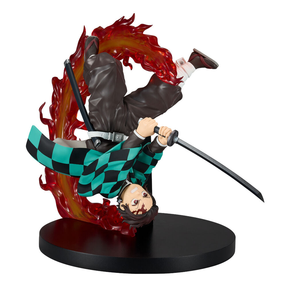 Ensemble des cinq images montrant différents angles de la figurine Tanjiro Kamado 15cm BANPRESTO