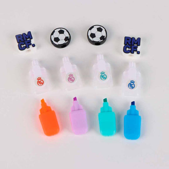 Vue rapprochée du logo Real Madrid imprimé sur un surligneur CERDÁ de couleur rose