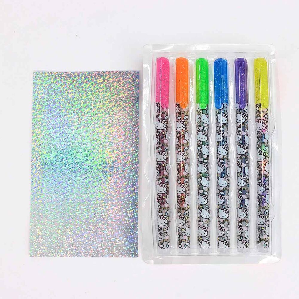 Gros plan sur un des stylos gel Hello Kitty du pack, mettant en évidence le design mignon et la pointe fine pour une écriture précise et détaillée.