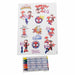 Cinq crayons de couleur alignés, prêts à être utilisés pour le coloriage Spidey