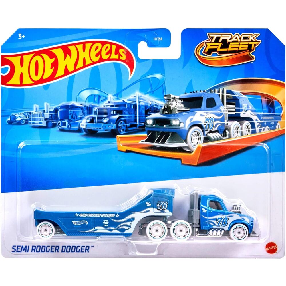 Jeu d’enfant avec le camion transporteur Hot Wheels assorti sur une piste Hot Wheels colorée