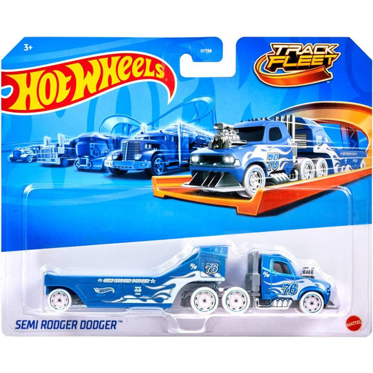 Jeu d’enfant avec le camion transporteur Hot Wheels assorti sur une piste Hot Wheels colorée