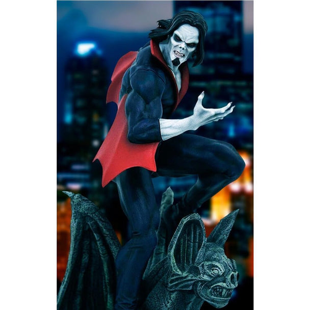 Figurine Diorama Morbius Marvel Gallery par DIAMOND SELECT, vue latérale montrant les textures et couleurs