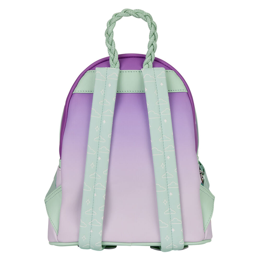 Sac à dos Loungefly Grogu porté par un modèle montrant son style et sa taille