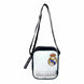 Vue latérale du sac Real Madrid montrant la texture et les finitions de qualité
