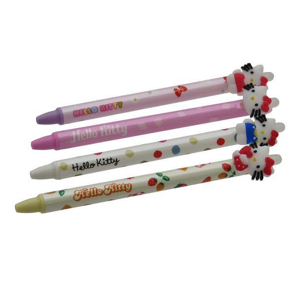 Gros plan sur la pointe du stylo effaçable Hello Kitty avec encre bleue
