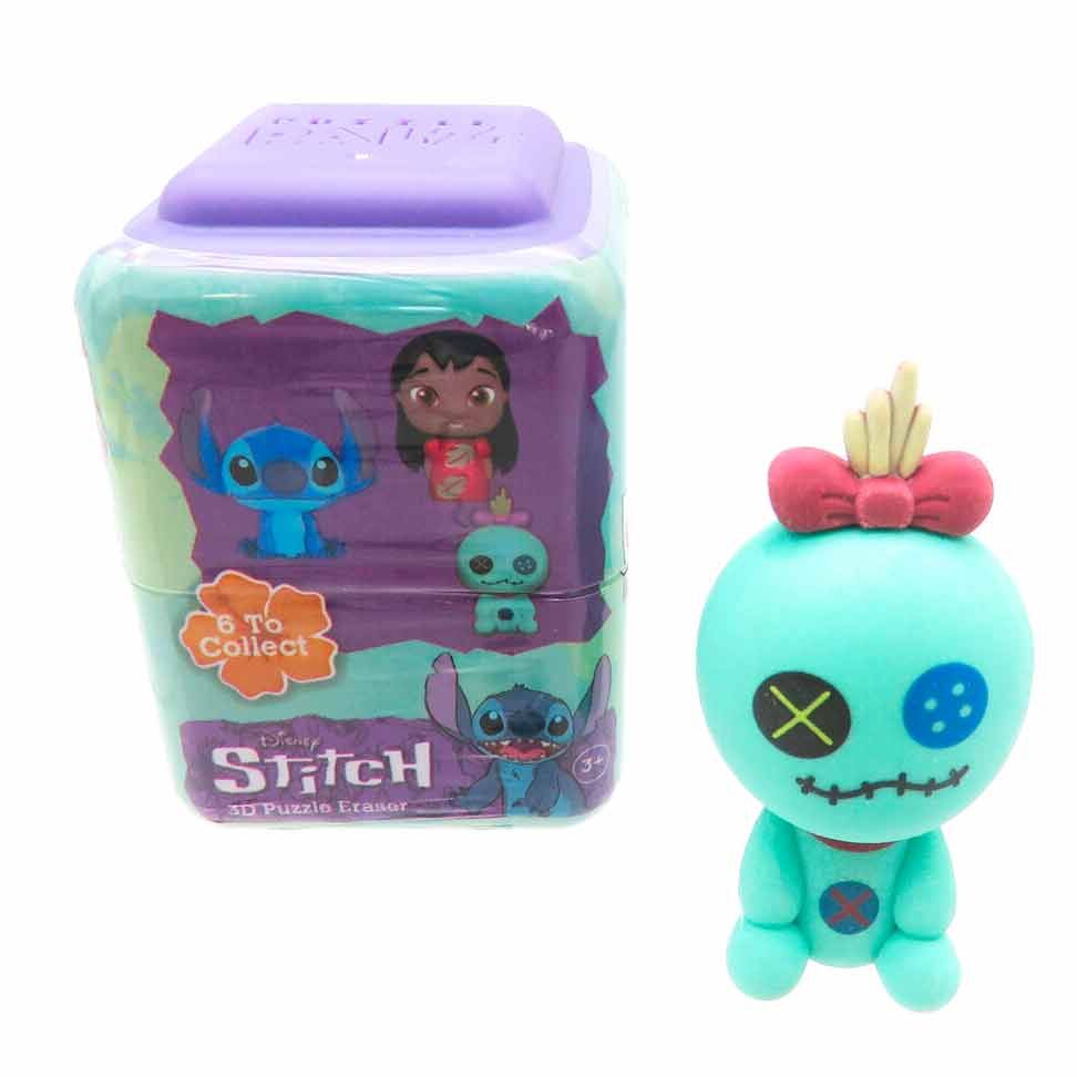 Vue rapprochée des pièces de puzzle pour créer Stitch en 3D