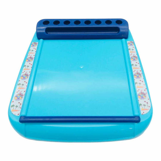 Présentation des 4 crayons de couleur assortis pour la station de coloriage Stitch