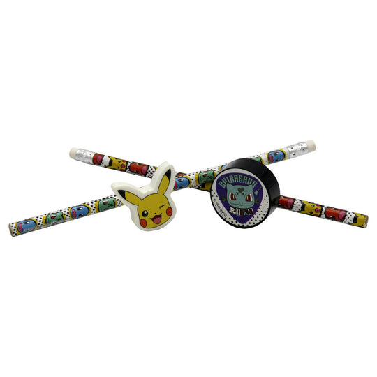 Gros plan sur les crayons à papier Pokémon décorés avec motifs colorés et logo officiel CYP BRANDS