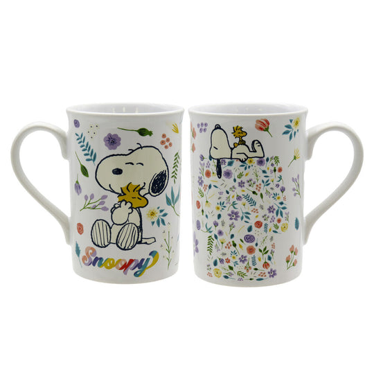 Détail du mug Snoopy montrant la résistance au micro-ondes et au lave-vaisselle