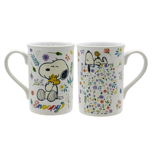 Détail du mug Snoopy montrant la résistance au micro-ondes et au lave-vaisselle