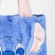 Vue latérale du sac shopping Disney Stitch en peluche, mettant en valeur son volume compact et ses dimensions