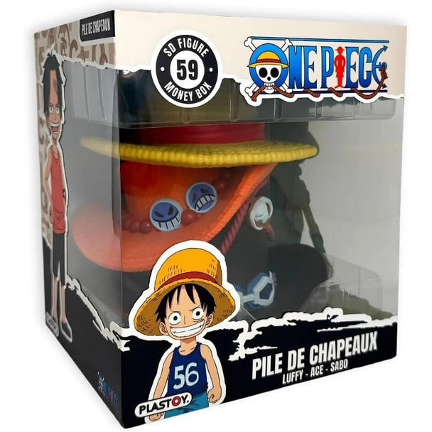 Photo de la tirelire One Piece Pila Hats 16 cm montrant la fente pour pièces et les détails réalistes