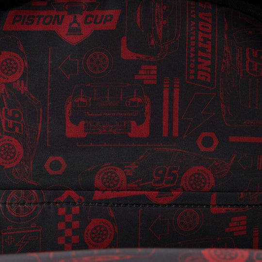 Intérieur du sac à dos Loungefly Disney Pixar Cars McQueen avec doublure assortie et compartiment spacieux