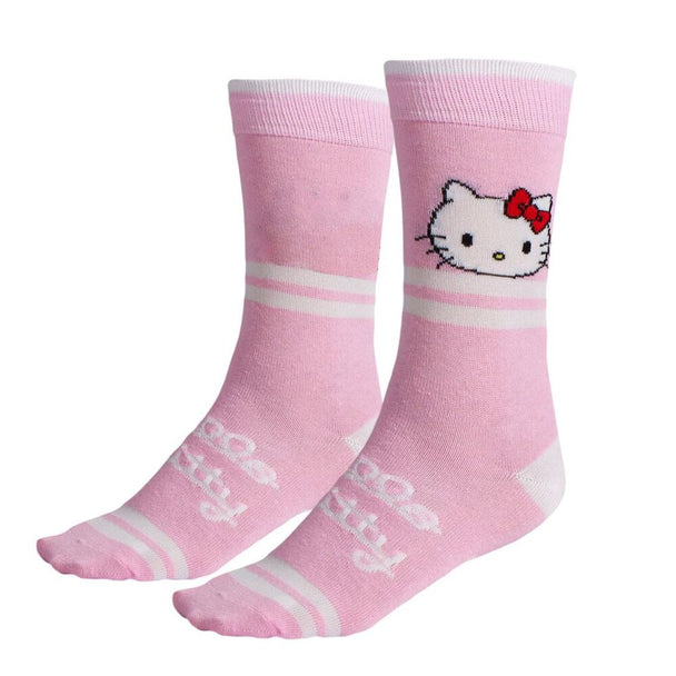 Chaussettes Hello Kitty pour adulte, gros plan sur le motif du personnage, idéal pour les fans de Sanrio et les amateurs de mode kawaii.