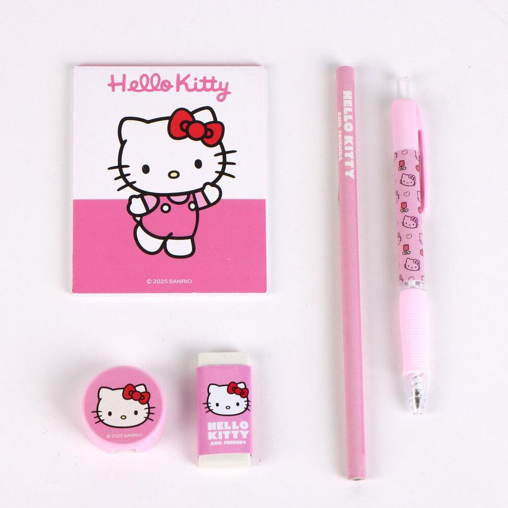 Différents modèles de trousses Hello Kitty Disney assorties, présentant la variété des designs et des personnages disponibles.