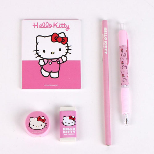 Différents modèles de trousses Hello Kitty Disney assorties, présentant la variété des designs et des personnages disponibles.