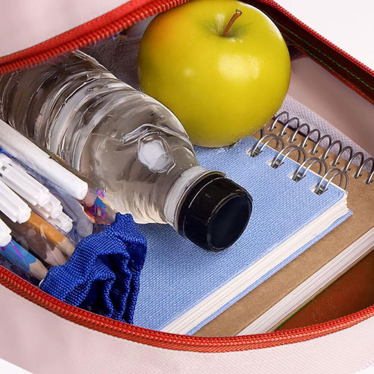 Sac à dos Hello Kitty 3D CERDÁ, gros plan sur les détails de la fermeture éclair et des finitions, garantissant la qualité et la durabilité du produit.