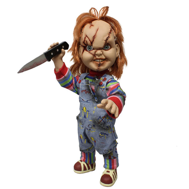 Figurine Chucky Child's Play de face avec détails précis et visage menaçant