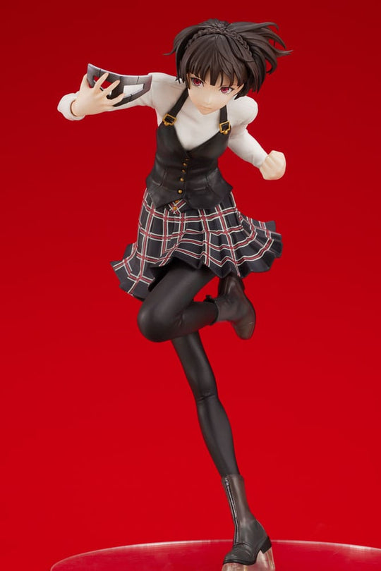 Makoto Niijima PVC 21 cm, pose dynamique et expression déterminée