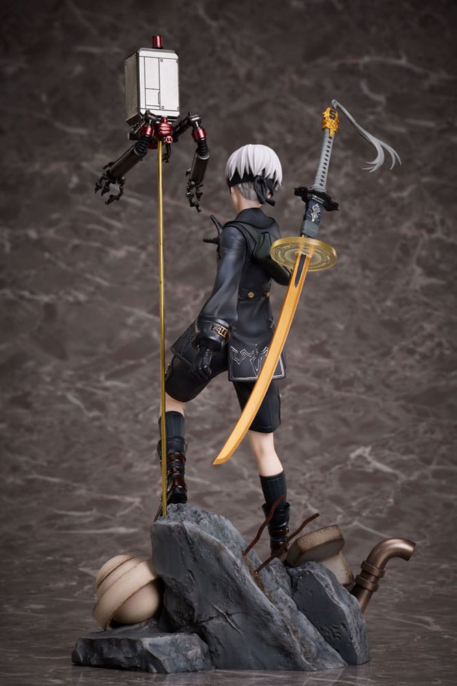 NieR:Automata 9S figurine collector - Détail de l'épée et du socle