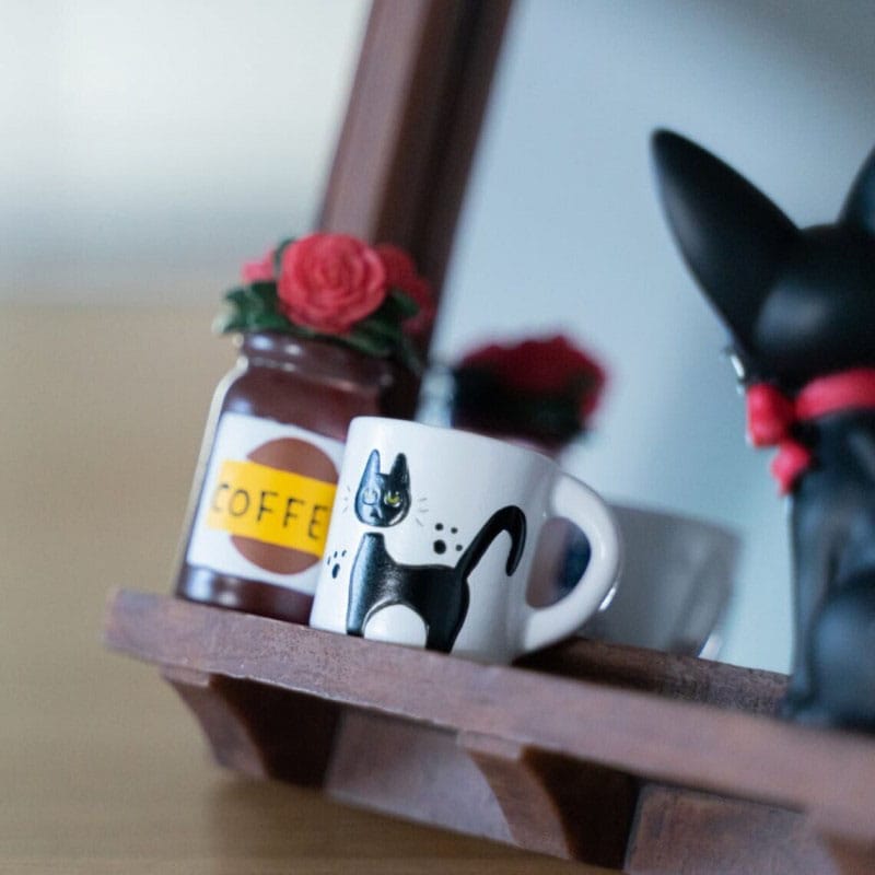 Miroir décoratif Jiji Benelic pour fans de Studio Ghibli sur une étagère
