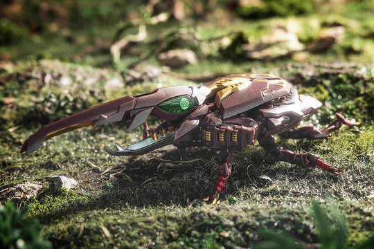 Mushikihime Toko en pleine action, pose de combat, détails de l'armure