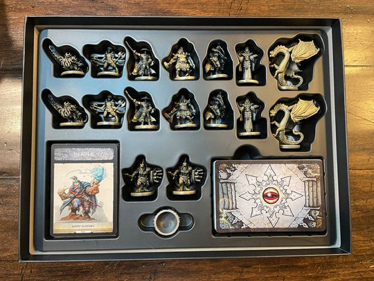 Détail des illustrations des cartes d'aventuriers de Ring of Chaos