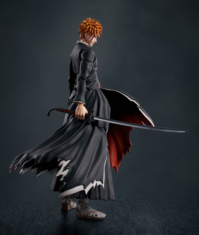 Ichigo Kurosaki S.H. Figuarts avec son épée, vue de face