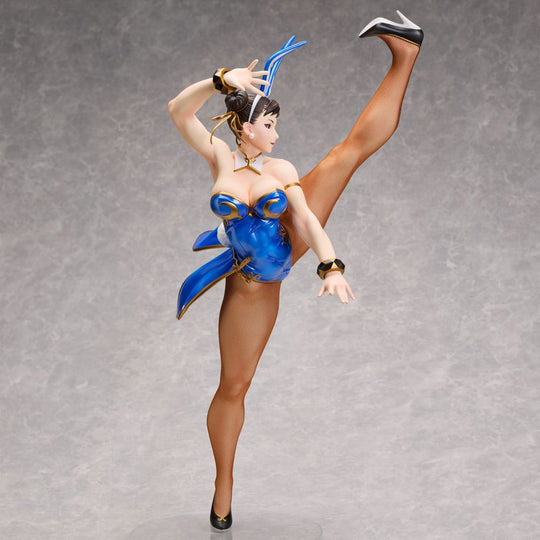 Chun-Li Bunny Ver. statuette Street Fighter 6 sur son socle décoratif