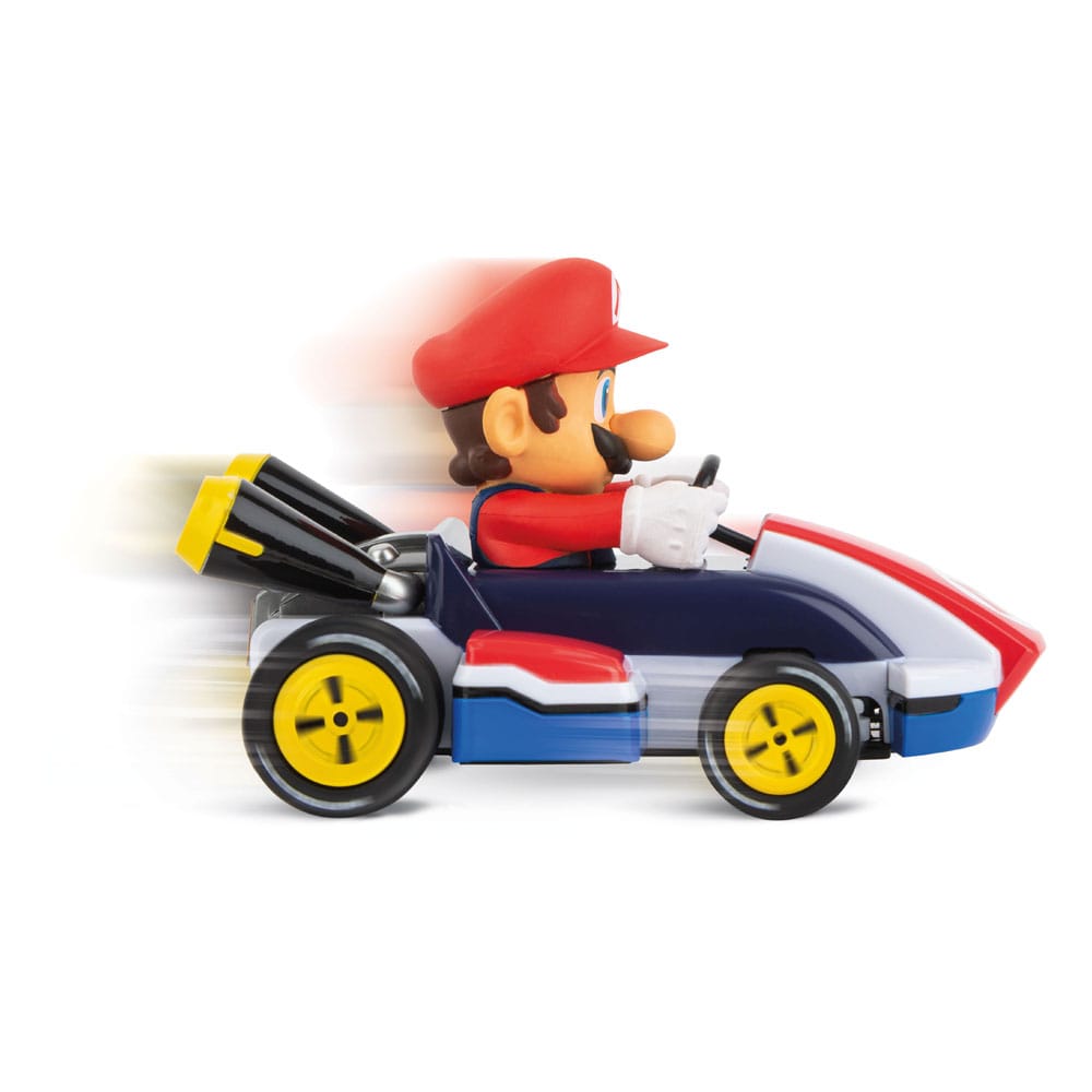 Gros plan sur les pneus du kart télécommandé Carrera Mario