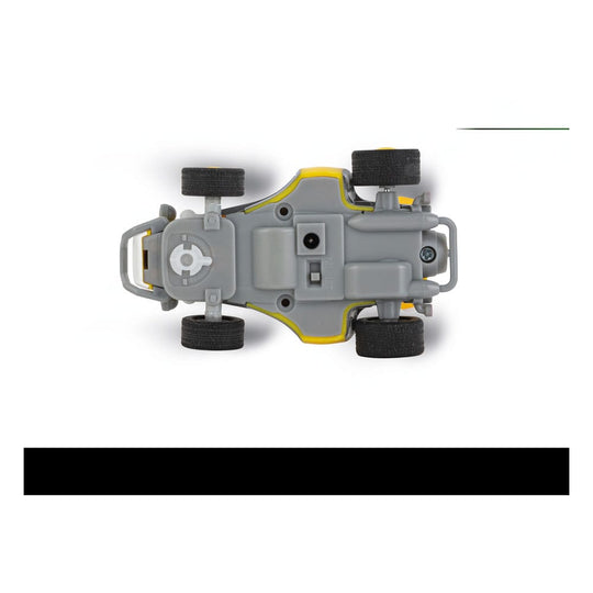 Zoom sur le personnage Tails dans le cockpit de la voiture RC