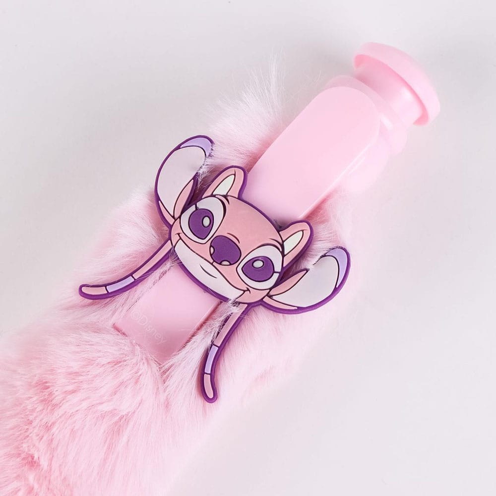 Gros plan sur un stylo à bille peluche Loli & Stitch bleu foncé