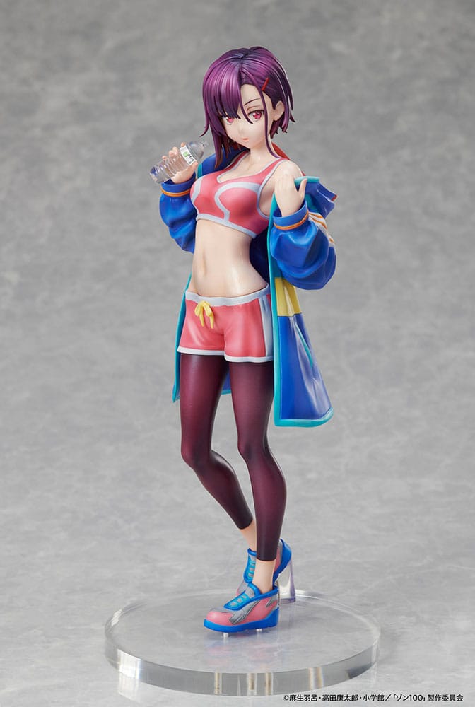 Figurine Shizuka Mikazuki Zom 100 de profil, montrant les détails de sa tenue
