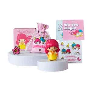 Mini figurine Lala Hello Kitty & Friends Comansi 6cm avec ses 5 accessoires exclusifs (cartes postales, autocollants, breloque, sac en coton)
