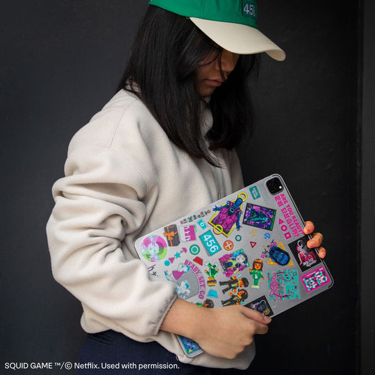 Sticker masque gardien Squid Game gros plan