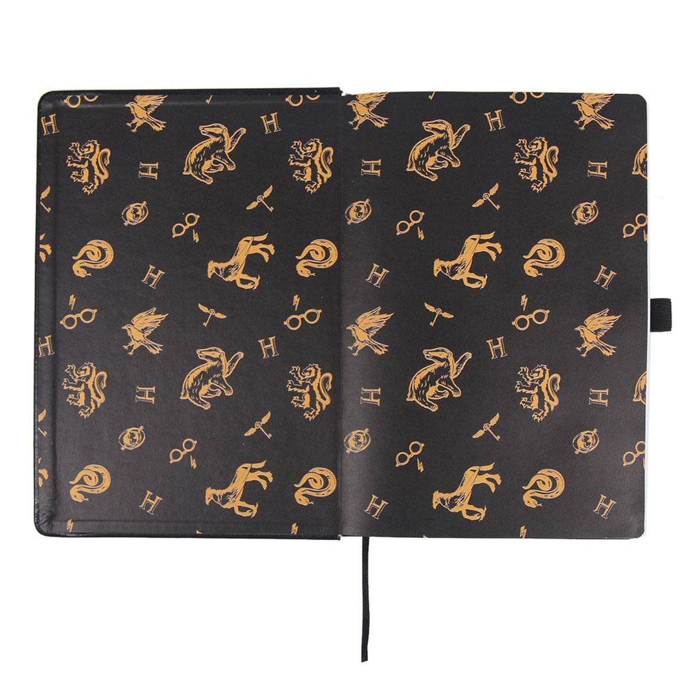 Détail du blason de Poudlard sur le carnet du set de papeterie Harry Potter