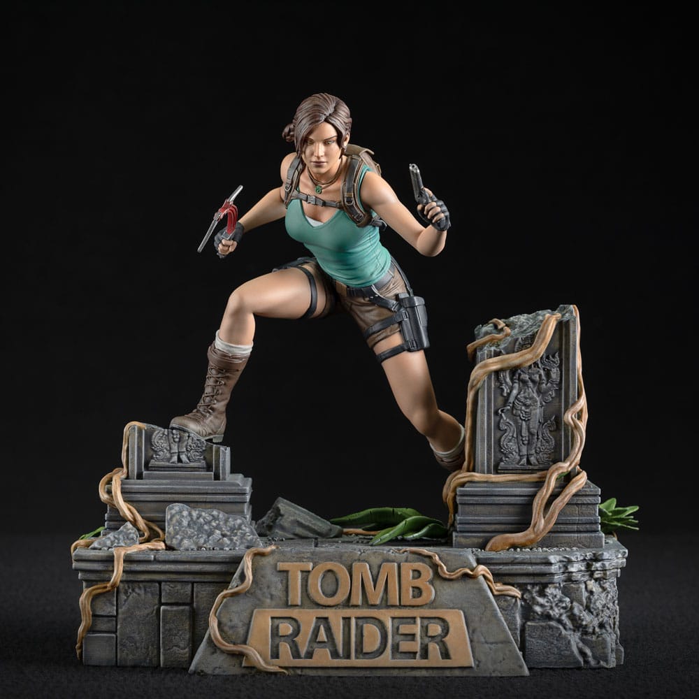 Statuette Lara Croft Tomb Raider PVC 24 cm Dark Horse - Gros plan sur les bottes