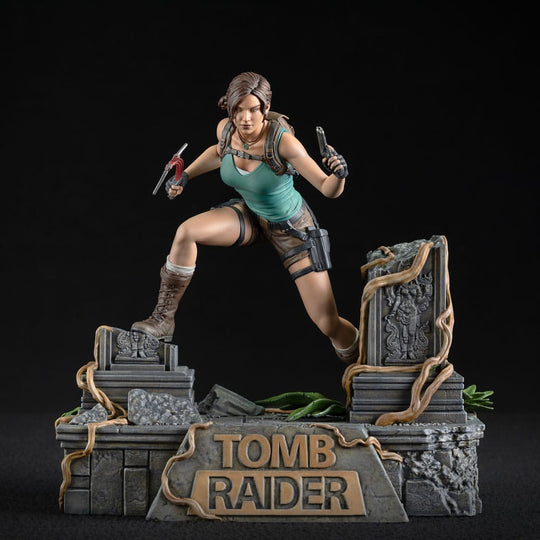 Statuette Lara Croft Tomb Raider PVC 24 cm Dark Horse - Gros plan sur les bottes