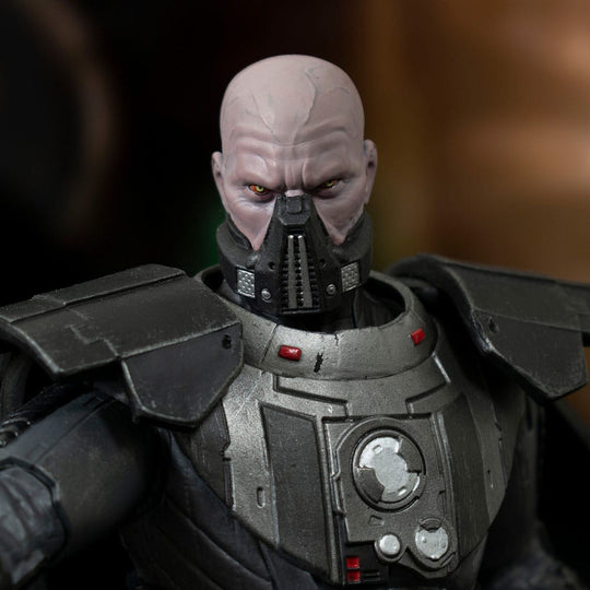 Darth Malgus statuette PVC, gros plan sur le visage et la capuche amovible