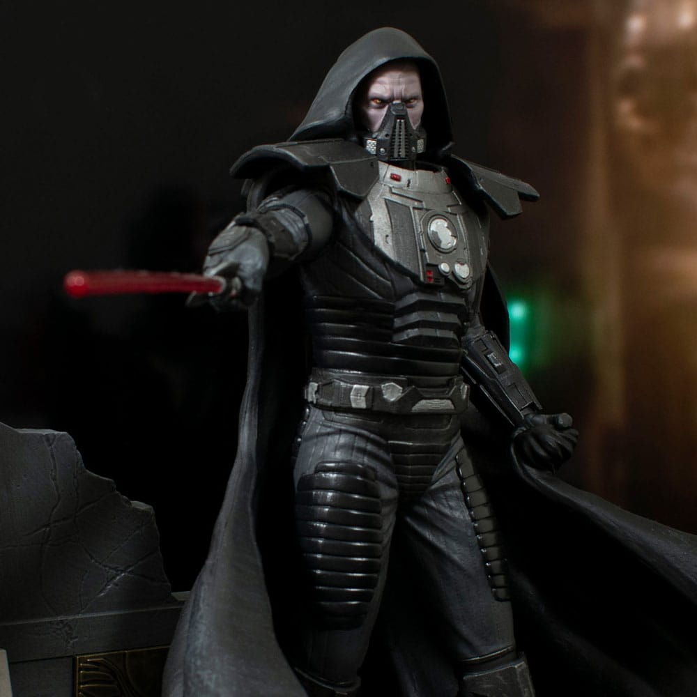 Darth Malgus statuette Gentle Giant, vue rapprochée du sabre laser et de la main