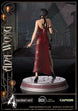 Vue latérale de la statuette Ada Wong, montrant la fluidité de sa pose