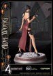 Détail du socle décoratif de la statuette Ada Wong, ambiance Resident Evil